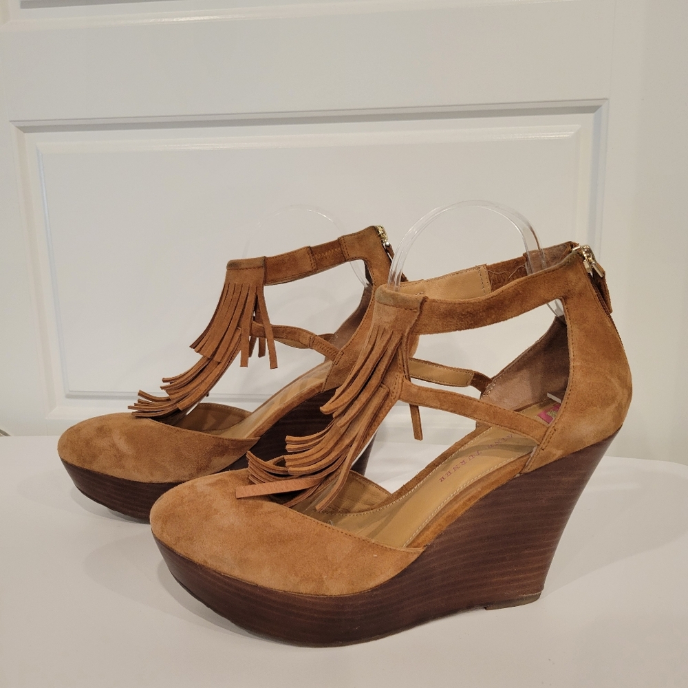 ELAINE TURNER TAN FRINGE SUEDE ZIPPER BACK WEDGES SIZE 9.5 - Picture 9 of 12